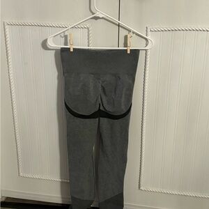 Grey Workout Pants - Butt Lifting Leggings for Gym - Medium